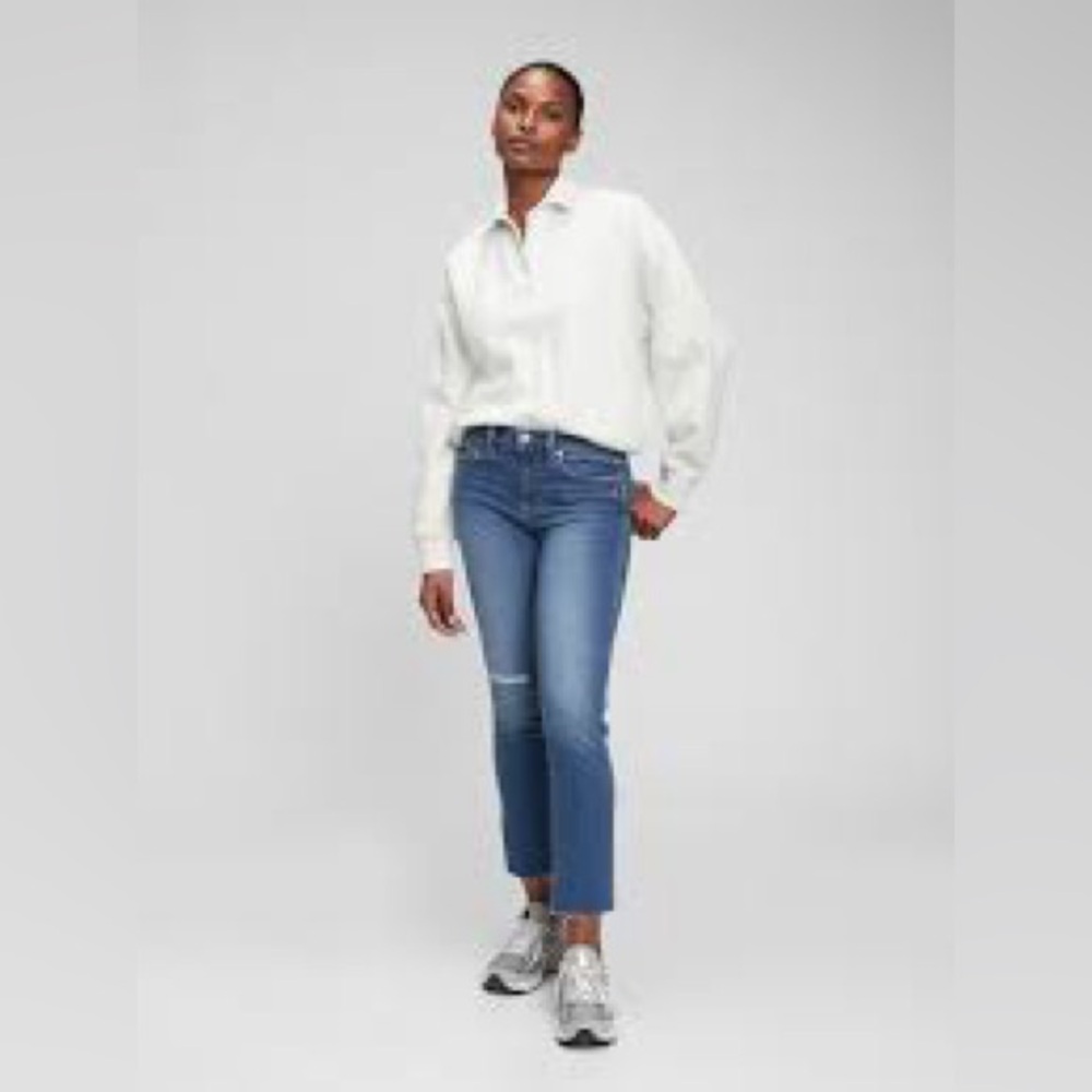 Gap NWT Tall Destructed Straight Leg Jeans in Medium Destroy Wash